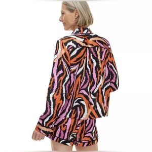 DIANE VON FURSTENBERG TARGET Collared Zebra Satin Pajama Short Set